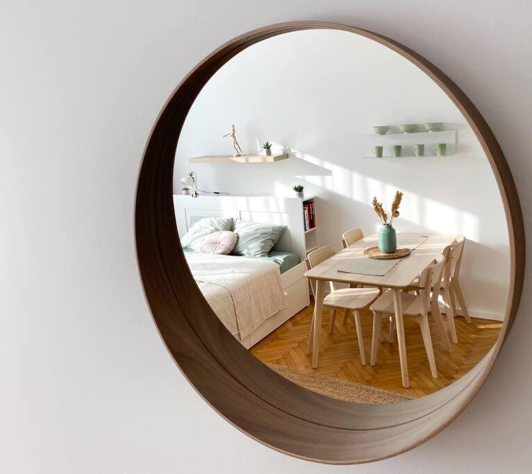 Cute Studio In Old Town ブラチスラヴァ エクステリア 写真